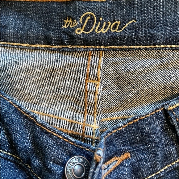 Old Navy jeans, Diva cut, size 6 regular - Picture 5 of 5